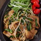 【スタミナ味でご飯が進む】豚ニラもやしの濃厚オイスター炒め