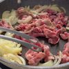 【天才的に旨い♡豚こまと玉ねぎのバターポン酢】お弁当にも◎の工程3