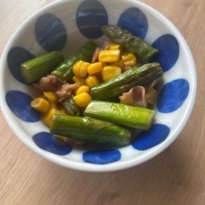 hacchiiの作ってみた!投稿(＊アスパラベーコンの彩りコンソメ炒め＊コーンの食感楽しい♪)