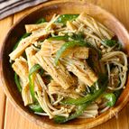 レンジで5分！【えのきとピーマンのオイスターソース和え】