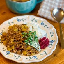 柚子の香りを添えて🍁【さつま芋と蓮根の豚そぼろごはん】