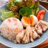 【梅ごはんと柔らか蒸し鶏】全部入れて炊くだけで絶品！！の工程3