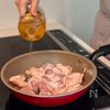 味付けは2つだけ！10分で完成！【鶏マヨポン丼】の工程2