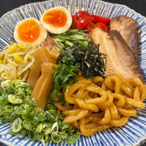 楽ラク手抜キッチン🐶🐾の作ってみた!投稿(マシマシ夏野菜【油そば風うどん】ランチにも〆にも)