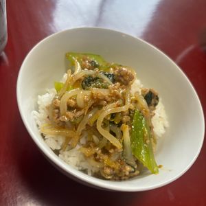テフロンの使い✋🤟🙌👉の作ってみた!投稿(行列の定食屋さんの🍚うま辛🤩ごま担々もやし肉野菜炒め定食)