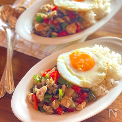 彩り野菜のひき肉ごはん【ガパオライス風】