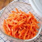 【人参だけでおつまみサラダ】味見が止まらないやみつき味