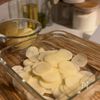 クリスマスにも!【レンジで時短】ポテトミートグラタンの工程1