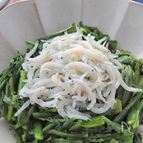 超シンプルなのに美味！春菊の塩炒めしらす乗っけ【おつまみに】