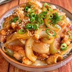 味濃い系◎【鶏もも肉と玉ねぎのごま味噌にんにく炒め】
