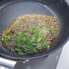 大葉たっぷりで作るサーモンのバター醤油炒めの工程5