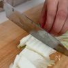 【白菜と鶏団子の春雨スープ】鶏の旨味たっぷり！の工程1