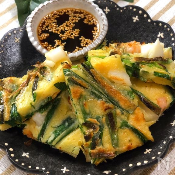 晩酌のお供に嬉しい♡簡単『海鮮チヂミ』混ぜて焼くだけ！