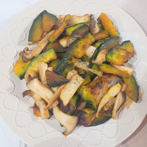 milkの作ってみた!投稿(ほんのり甘くて癖になる♪かぼちゃとエリンギのバター醤油焼き)
