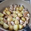 【甘辛コク旨】新じゃがと鶏肉のはちみつ醤油炒めの工程5
