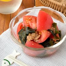 戻さず作れる♪トマトとわかめの中華和え