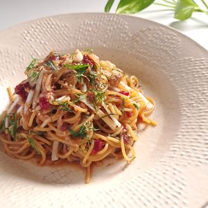 とのちゃまの作ってみた!投稿(ツナと大葉の梅めんつゆパスタ)