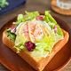 【朝食に】レタスたっぷり！とろ〜り半熟卵トースト