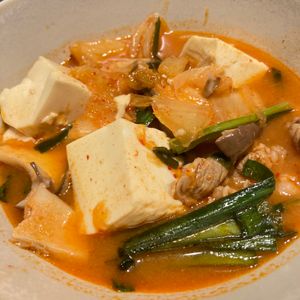 すみれの作ってみた!投稿(ピリ辛激ウマ!熱々で召し上がれ♡スンドゥブ風豚キムチチゲ)