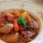 ホーロー鍋で楽々♪お肉柔らか♡【牛肉の赤ワイン煮込み】