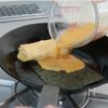 黒い卵焼き!?磯風味の【海苔巻き卵】の工程5