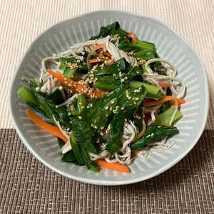 あすかの作ってみた!投稿(焼肉屋さん風《小松菜とえのきと人参♡旨塩ナムル》)