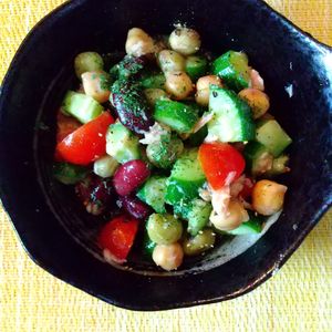チョロリスの作ってみた!投稿(栄養満点!混ぜるだけ♪【きゅうりとトマトとお豆のツナサラダ】)