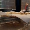 材料2つ！レンジで簡単「新ごぼうのカリカリチーズチップス」の工程3