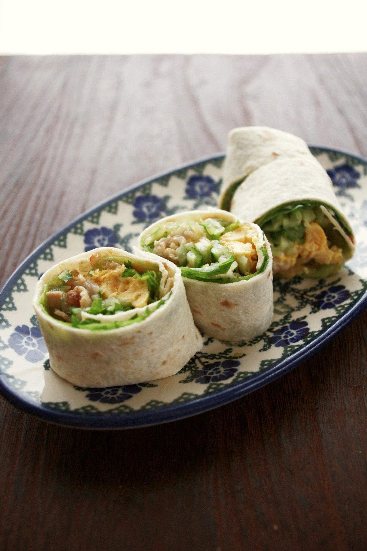 トルティーヤで作る、くるっと巻くだけシンガポール風春巻き | レシピ