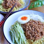 うま辛っ！ジャージャー麺