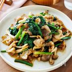 『豚肉とほうれん草ときのこのオイスター炒め』10分簡単☆
