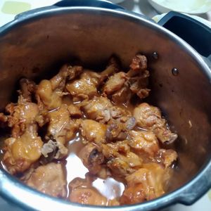 うたかた1299969の作ってみた!投稿(圧力鍋にお任せ♪鶏手羽元の梅煮)