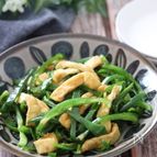 少ない材料で簡単節約♡お揚げとピーマンのオイスター生姜炒め