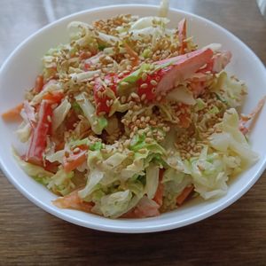 ぽぽペの作ってみた!投稿(塩揉み不要！レンジで簡単【春キャベツのマヨぽんごまサラダ】)