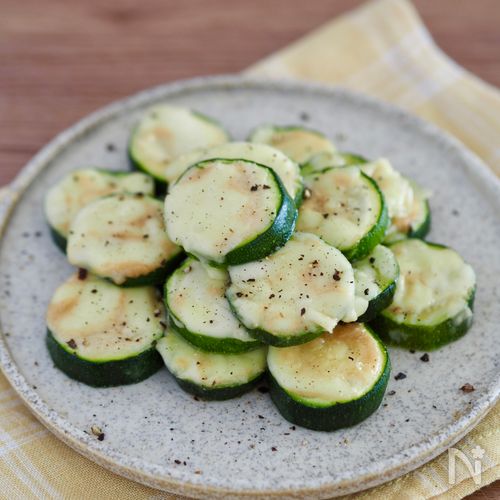 【ズッキーニの味噌チーズ焼き】シンプルなのに美味しいレシピ