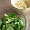 子どもに食べさせたい！「鉄分サラダ」の下準備