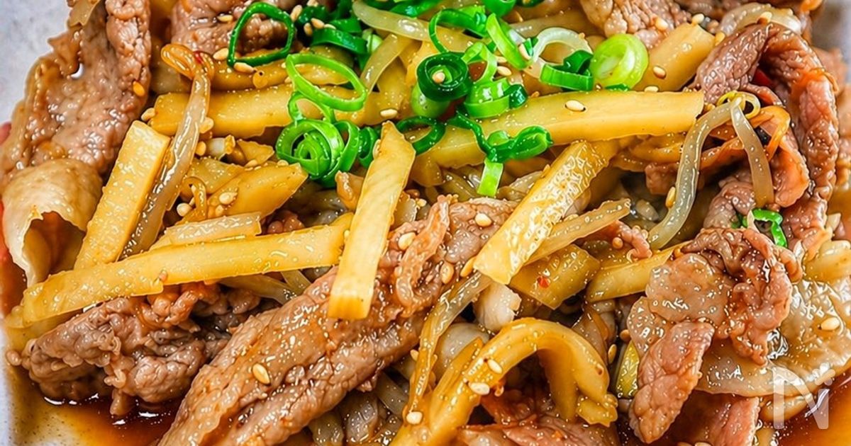 10分で爆速おかず♪【豚こまたけのこもやしのスタミナ炒め】
