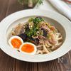 ニンニクごま油香る【ナスと豚バラの旨辛ぶっかけうどん】