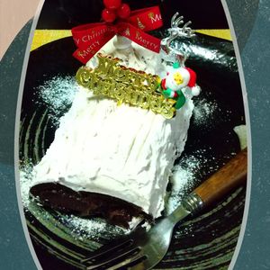 チョロリスの作ってみた!投稿(【ブッシュドノエル】ふわふわ♩おうちクリスマスに♡)