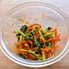 【小松菜とにんじんの梅おかか和え】レンジで簡単あと１品♪の工程2