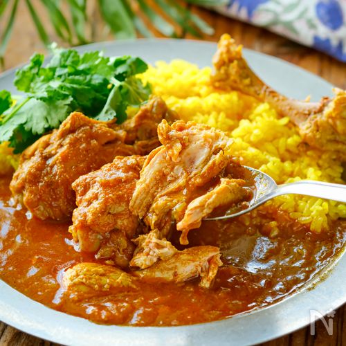 【ほろほろほぐれる手羽元の絶品カレー】スパイスはカレー粉だけ