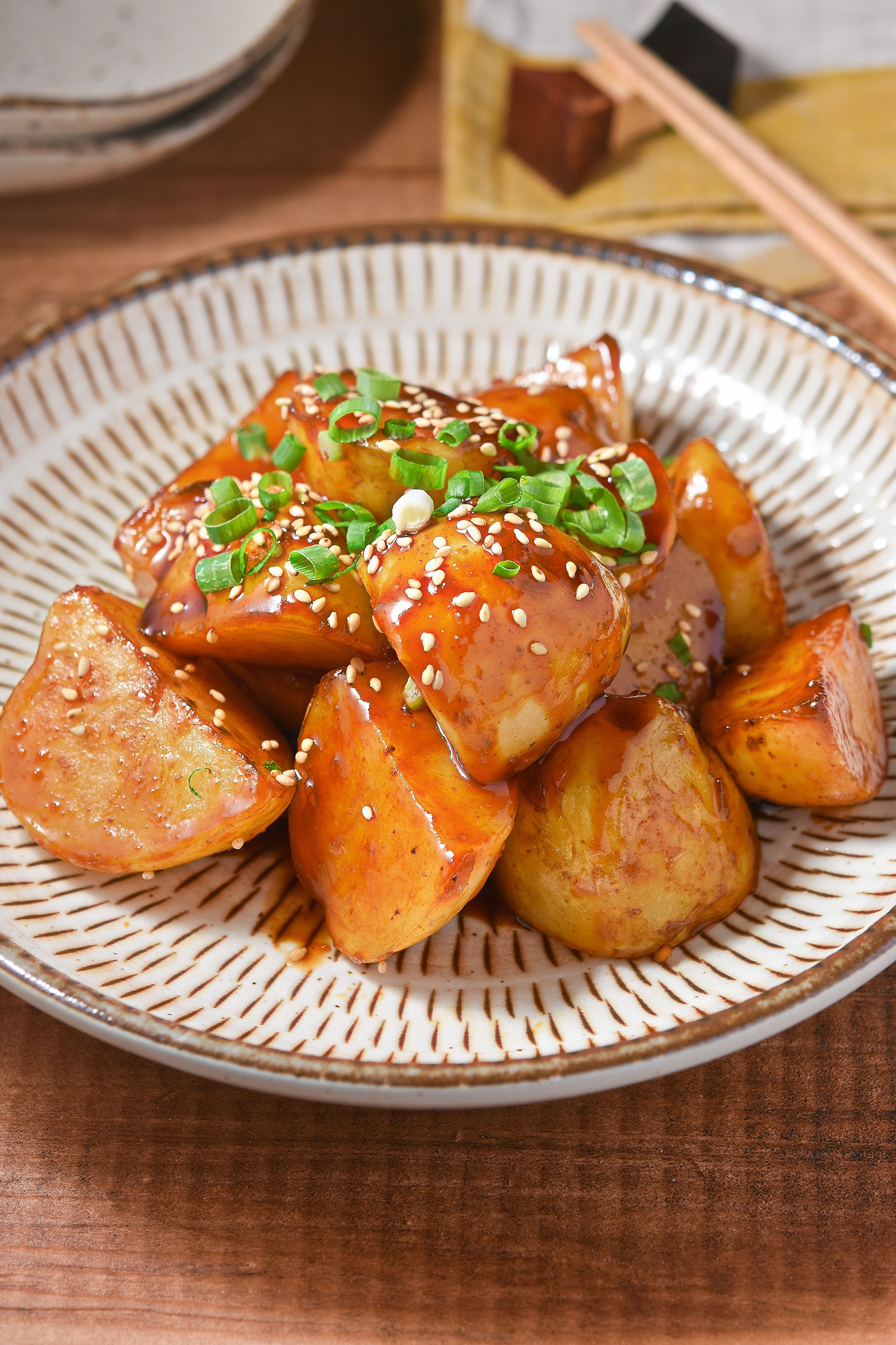 新じゃがの韓国風煮っころがし】材料一つ！レンジで簡単！ | レシピ