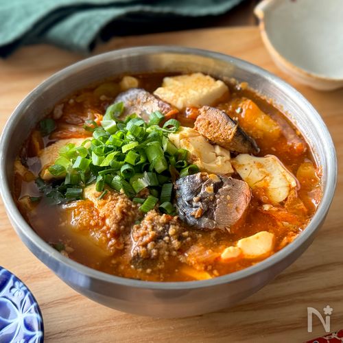 魚介の旨みあふれる鯖缶キムチスープ
