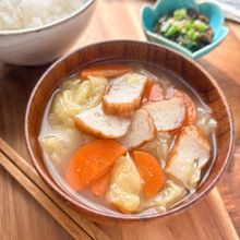 さつま揚げと白菜の味噌汁＼いつものお味噌汁に新提案♪／