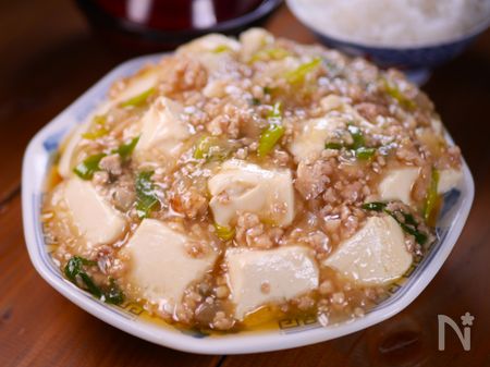 器に豆腐を盛り、あんをかける