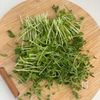 混ぜるだけ！『無限豆苗ナムル』の工程1
