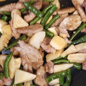 マキタの作ってみた!投稿(ご飯が進む♪【たけのこと豚肉の青椒肉絲】)
