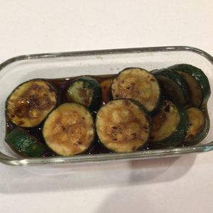 ゆみ棒ちゃんの作ってみた!投稿(簡単すぎる！ズッキーニのポン酢焼き)