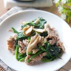 ご飯がすすむ！ほうれん草と舞茸のマヨネーズ味噌炒め