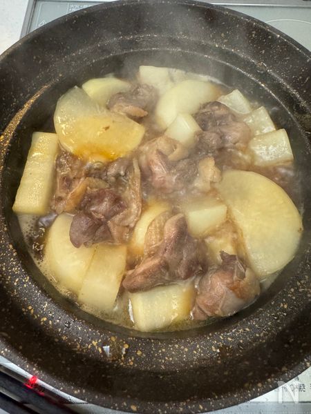 調味料を加えて煮る